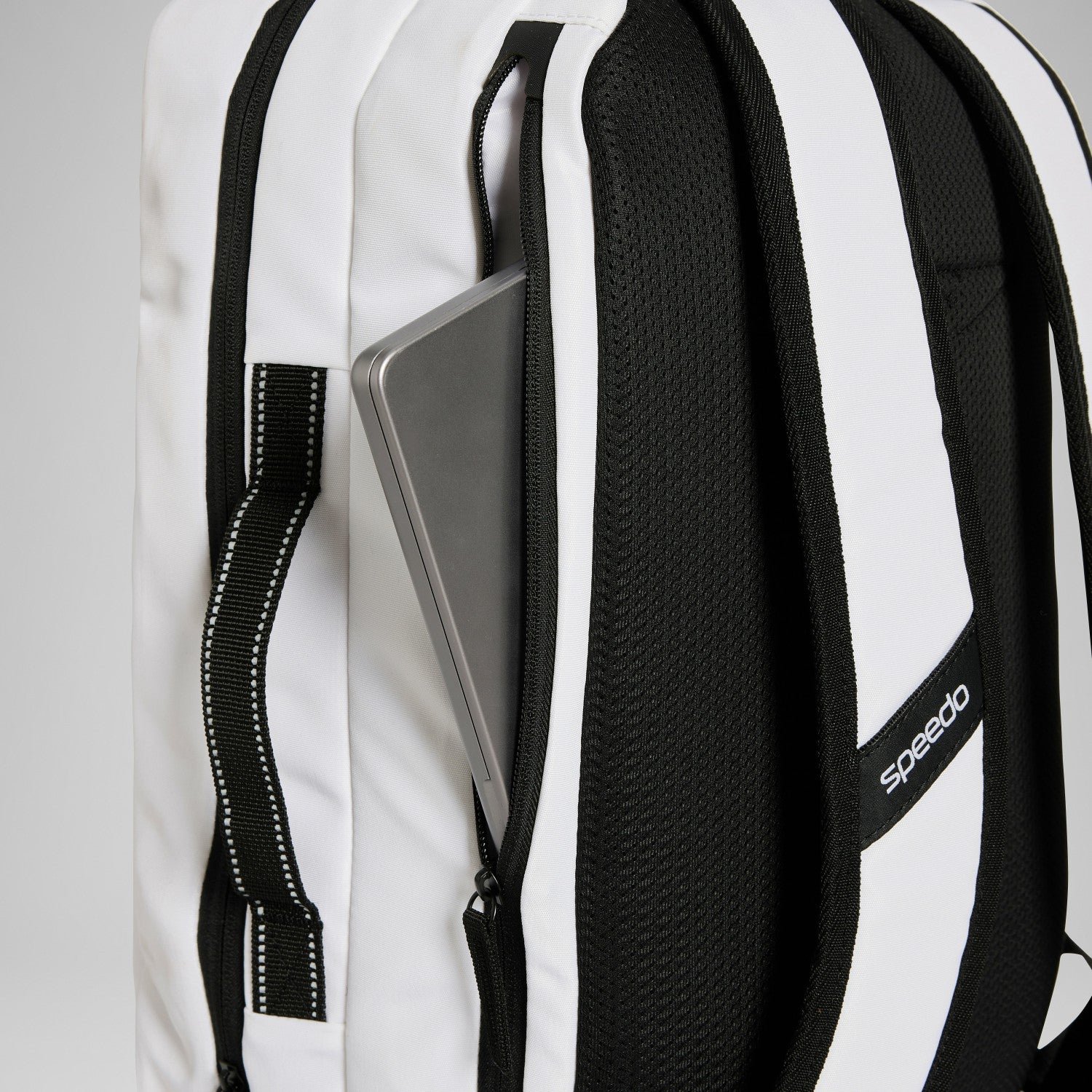 25L Flex Bag White/Black - Speedo